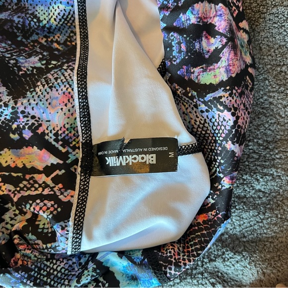 Snake print active leggings with pockets - Picture 3 of 3